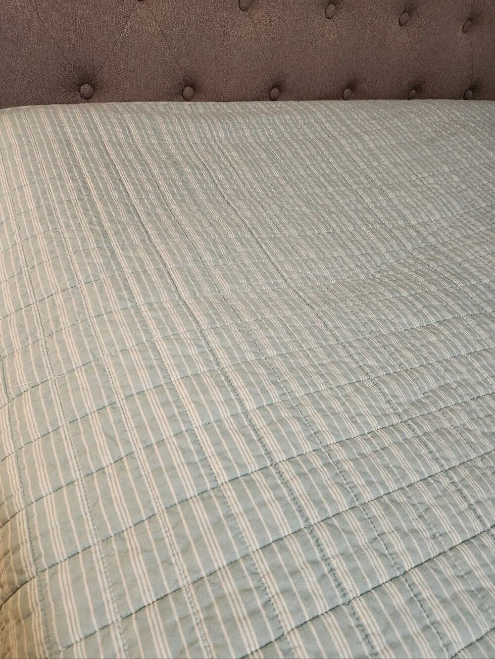 Beautiful Paisley Print Queen Size Quilt